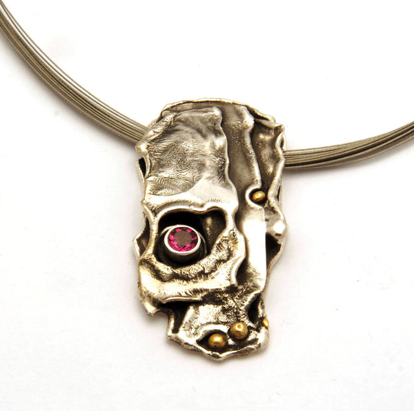Reticulated Pendant with Garnet