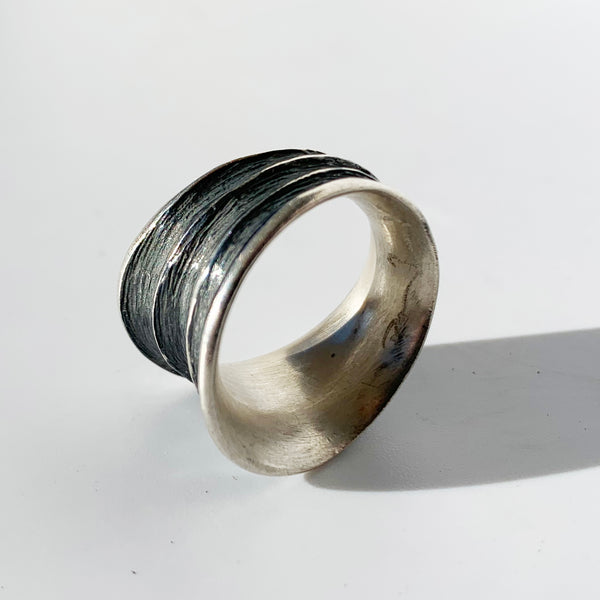 Oxidized 3 Horn Taper Ring: Size 7